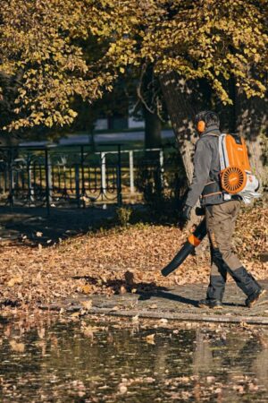 STIHL BGA 300 ruggedragen accu bladblazer - Afbeelding 2